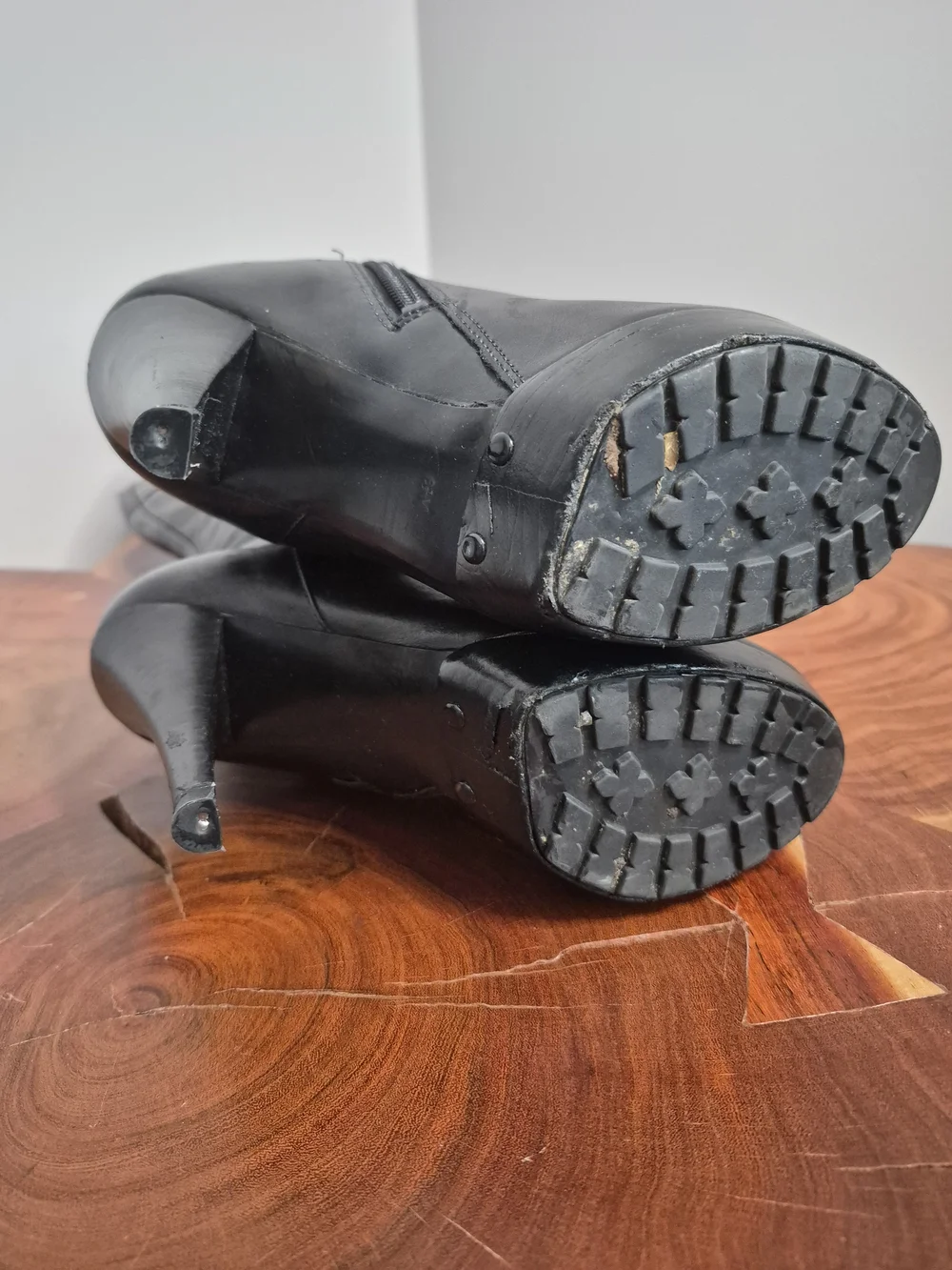 Guess Women's Teddie Tall Shaft Platform Boot Black Vintage Y2K - 8.5